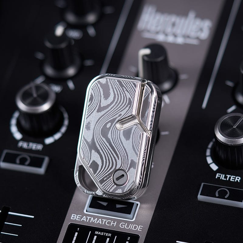 Pocket Tool – GEEOne POP Throwing Card 2024 | Titanium Damascus Stainless Steel EDC Card