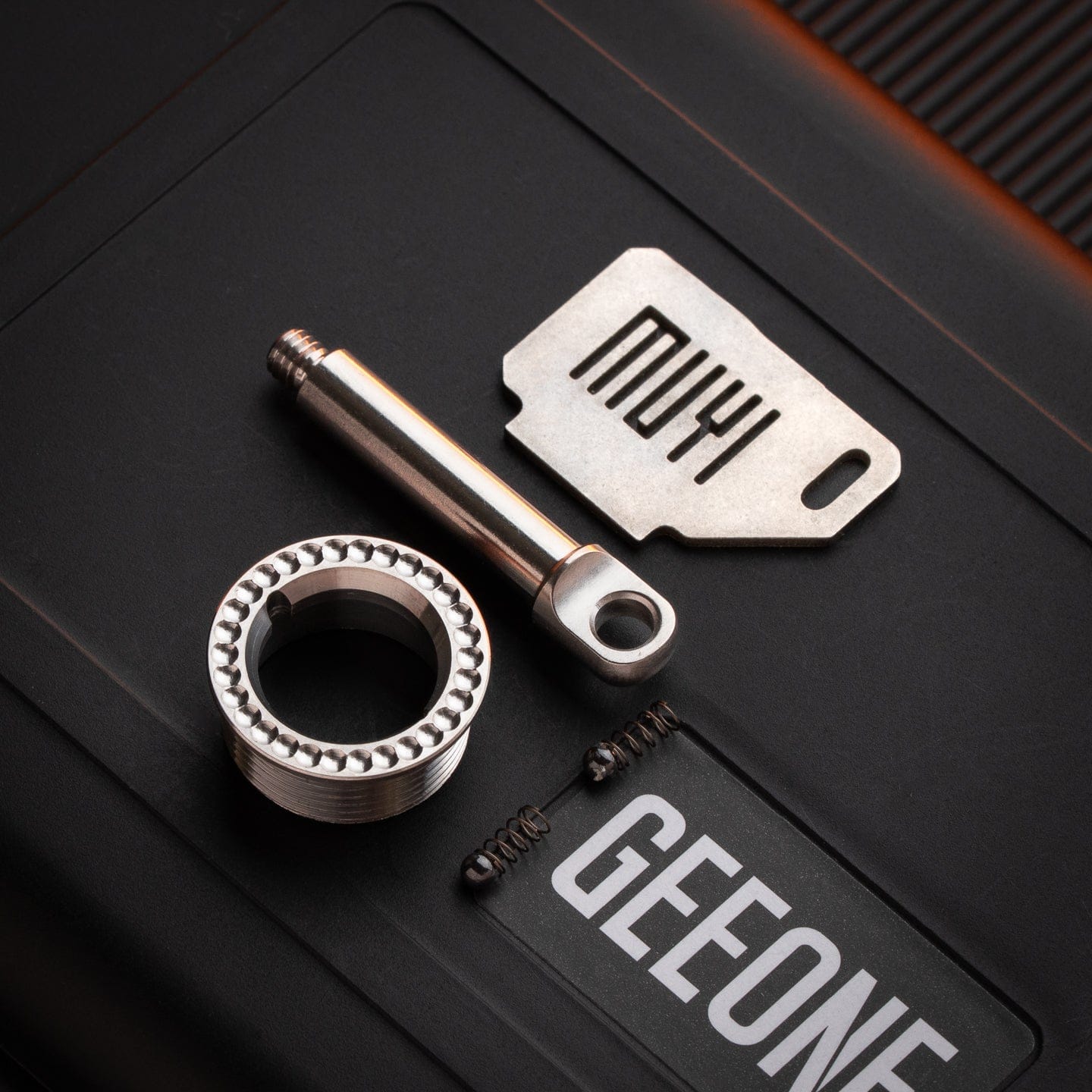 EDC Pendant – MUYI Sonic Mecha Bead | Stainless Steel Zirconium Blackened Titanium Damasteel Knife Bead