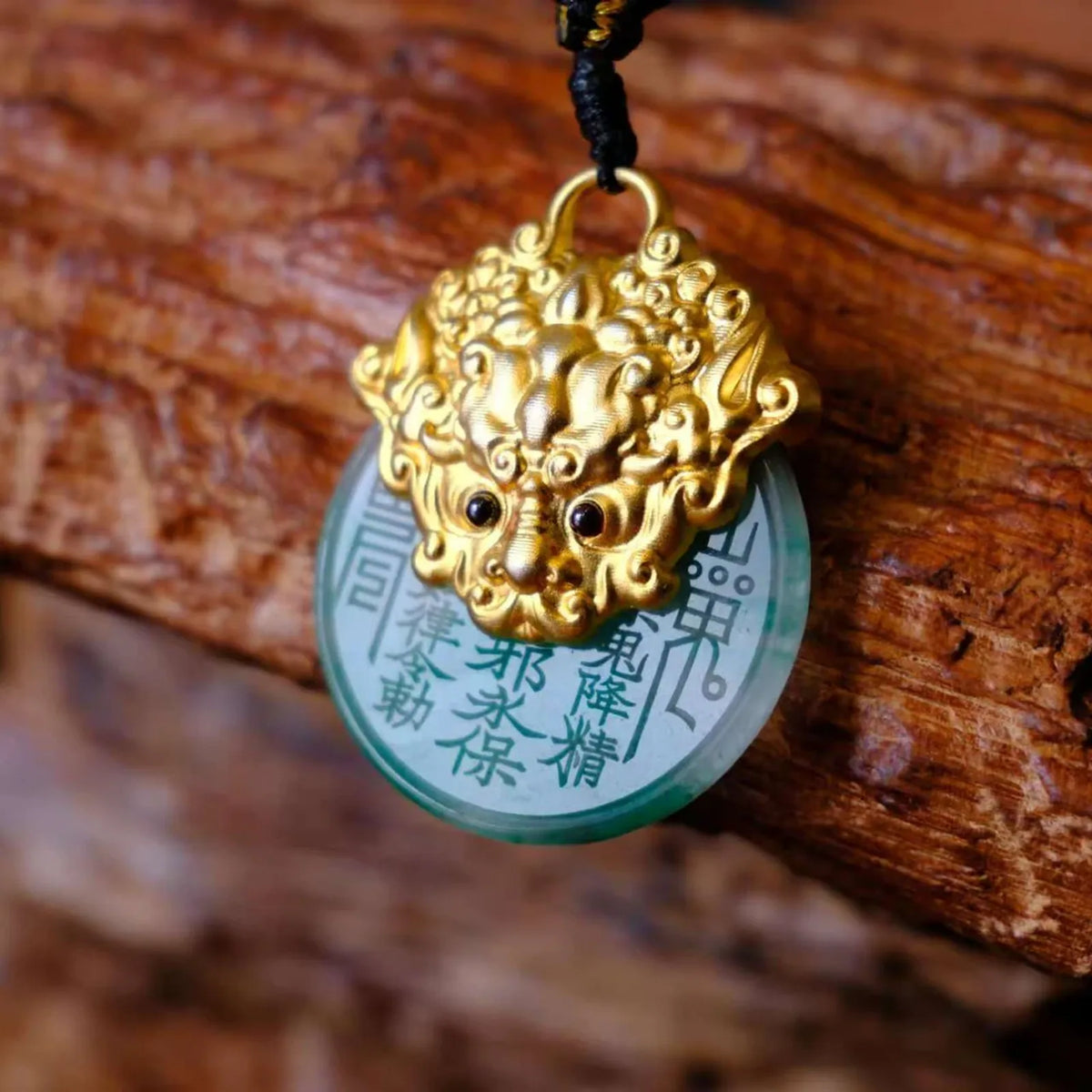 Chimago rotating guardian pendant standard variant