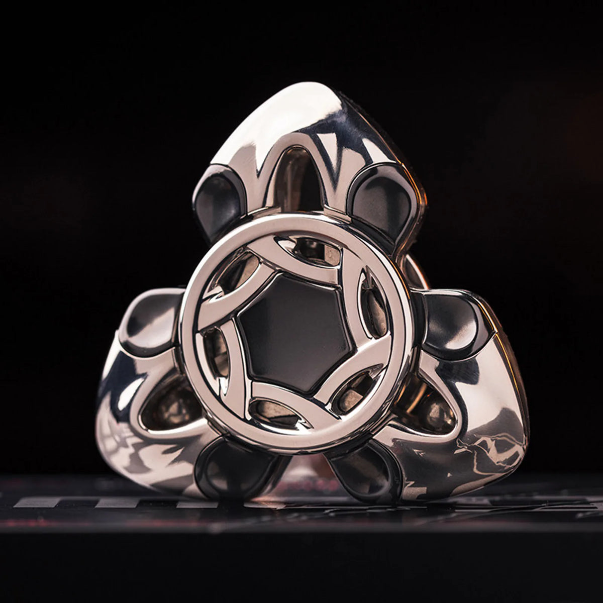 Chimago Snake Year five piece metal fidget spinner collector set view 3