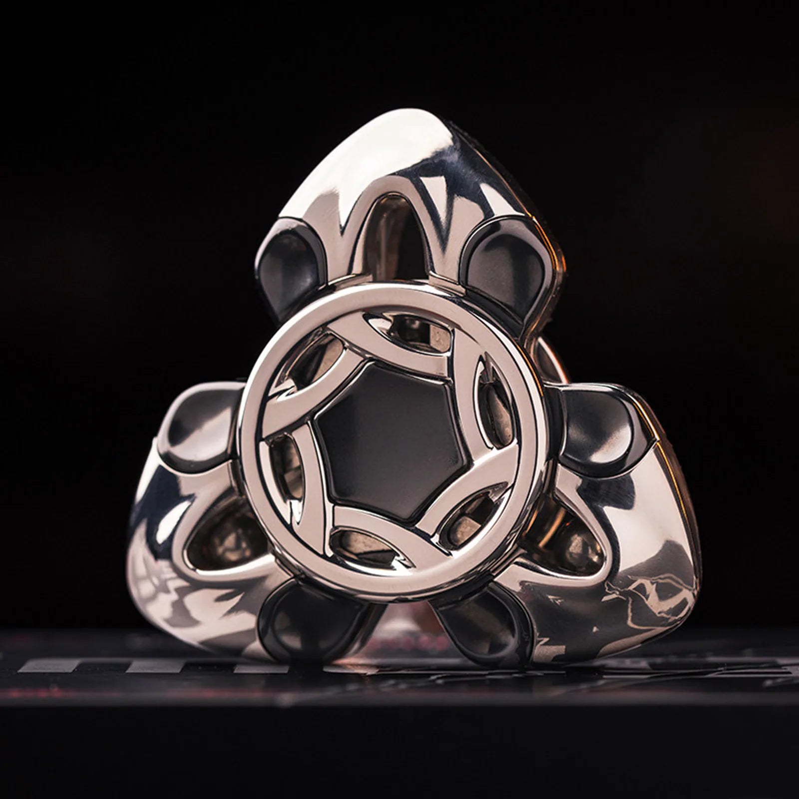 Chimago Snake Year five piece metal fidget spinner collector set view 3