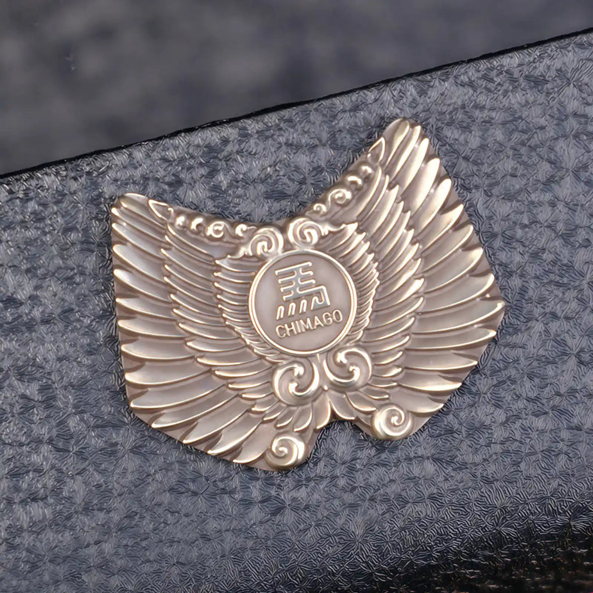 Chimago Zakiram white copper feather plate accessory