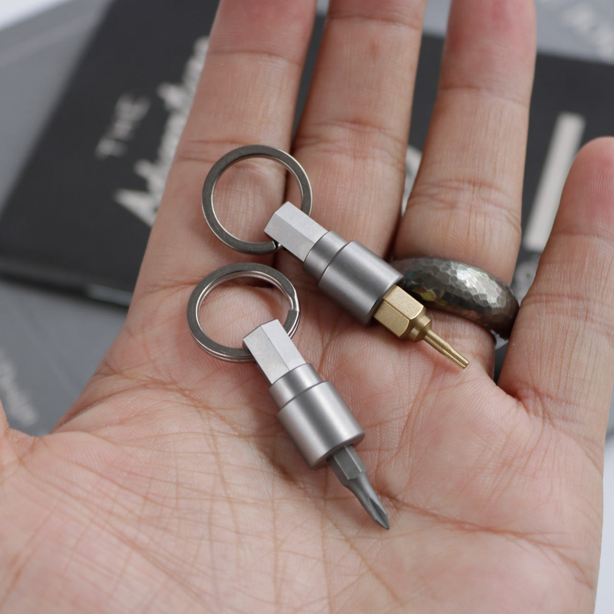 Magnetic Keychain Bit Driver 21EDC - product view 4