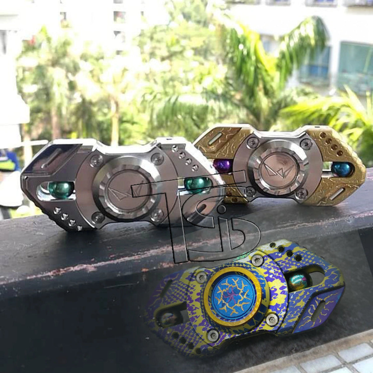 Titanium Spinner Balls: balls installed in example two-arm spinners (gallery view 03).