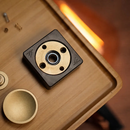 Rear mechanical plate and center bearing of square fidget spinner