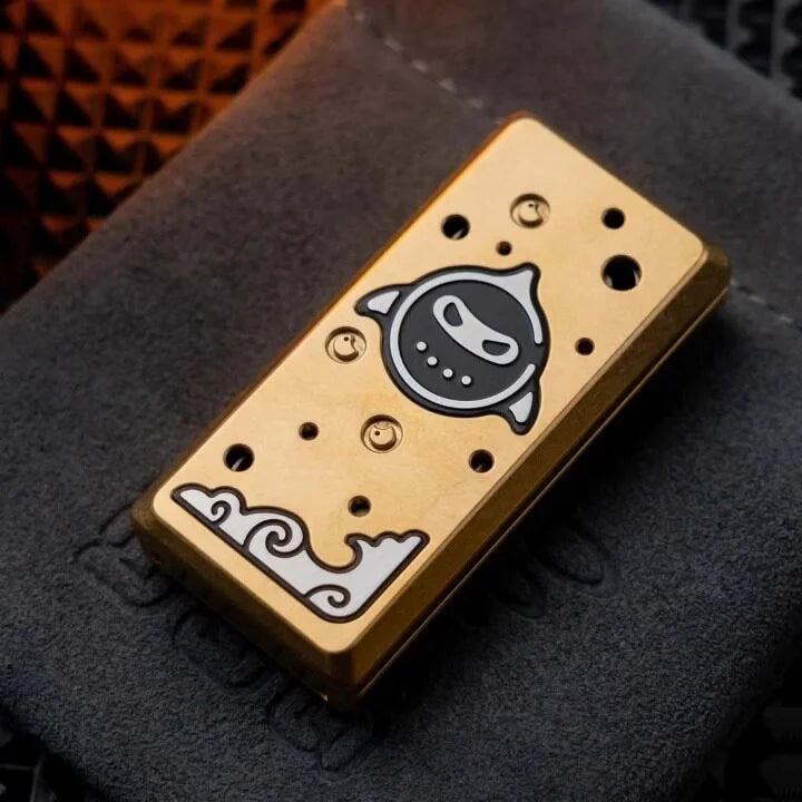 DJG Agile Shark - Brass + Titanium Center Plate
