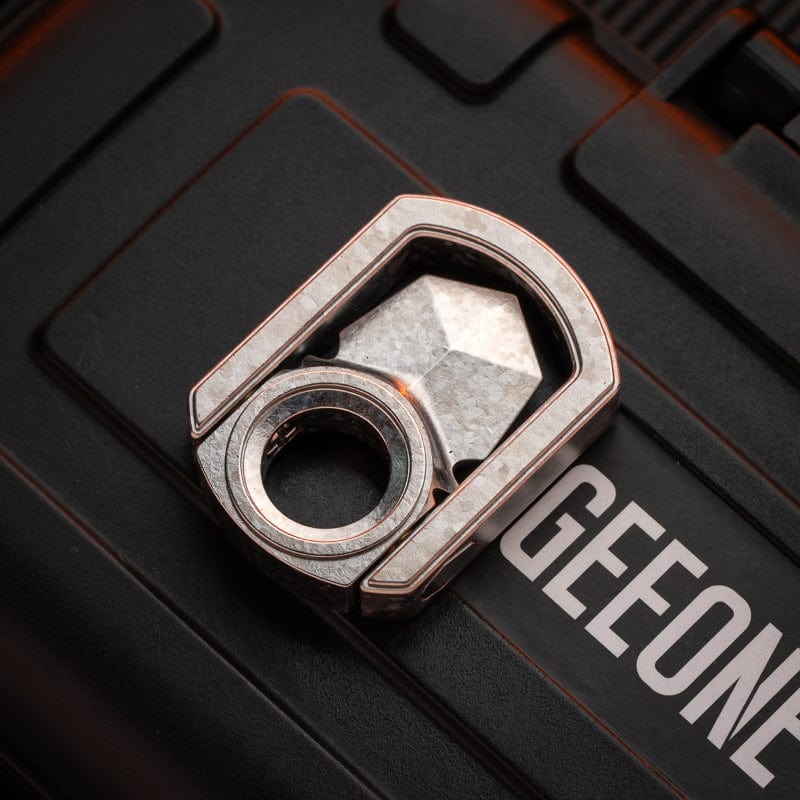 EDC Lanyard Bead – Iron Triangle Heart of Zerg 2.0 | Titanium DLC Mokuti Tritium Pendant