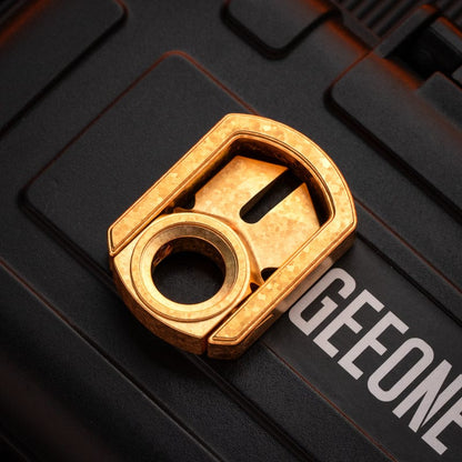 EDC Lanyard Bead – Iron Triangle Heart of Zerg 2.0 | Titanium DLC Mokuti Tritium Pendant