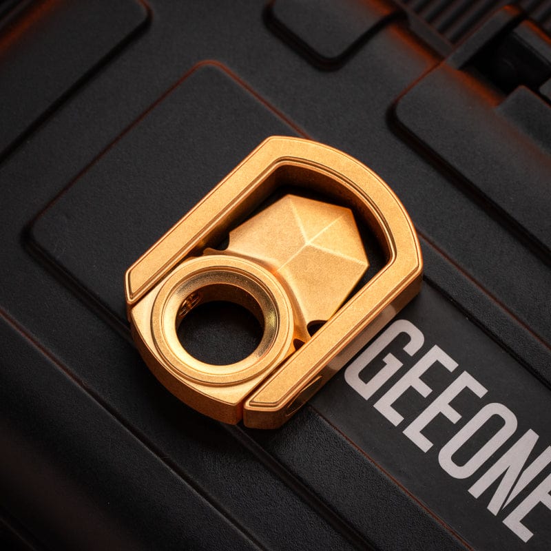 EDC Lanyard Bead – Iron Triangle Heart of Zerg 2.0 | Titanium DLC Mokuti Tritium Pendant