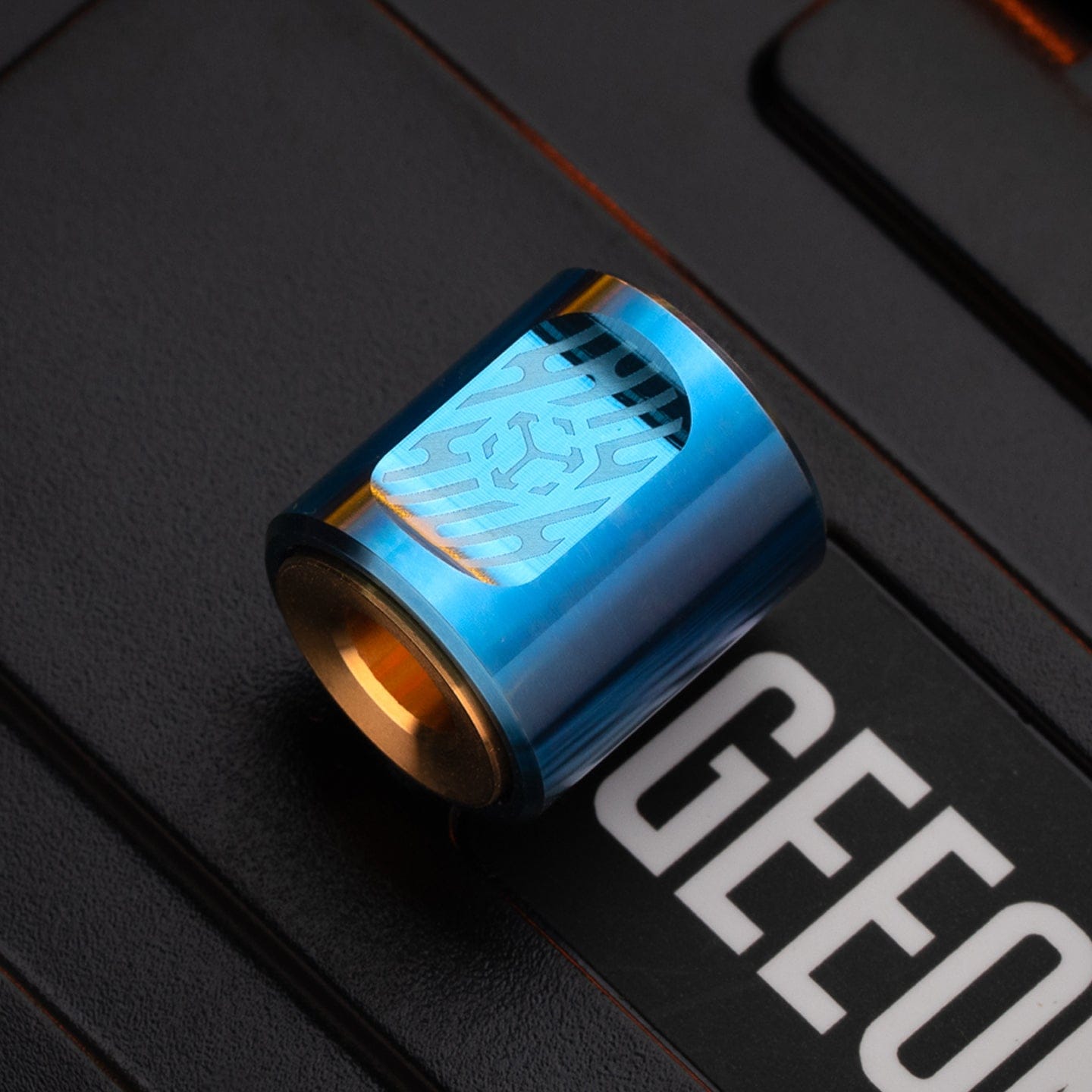 Paracord Bead EDC – JUZHE EDC Scroll | Titanium Zirconium Copper Mokuti Crystal Pendant