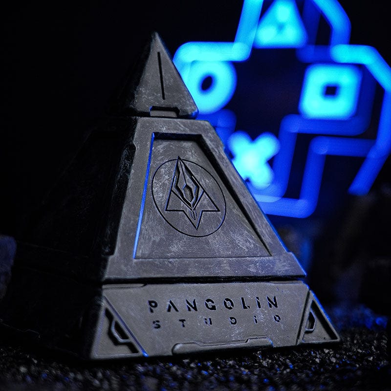 EDC Spinner Stand – Pangolin Pyramid Spinner Stand | Resin Stainless Steel Display Base