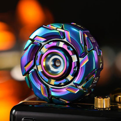 Iridescent 08 spinner with closed angular armor panels