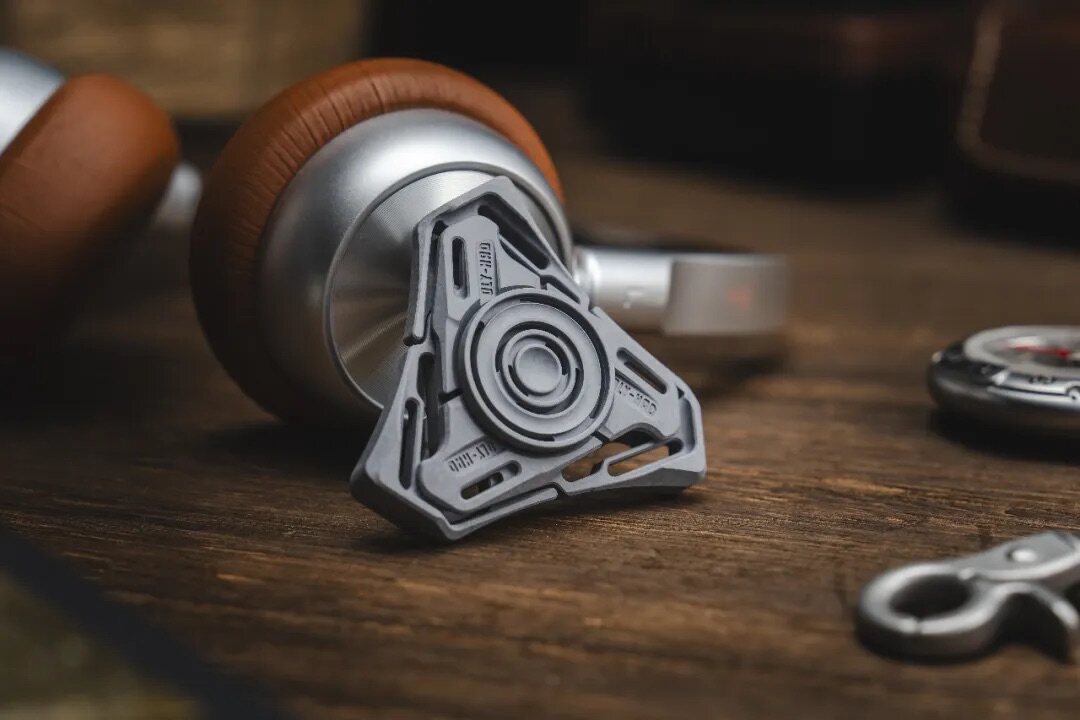 Zeus Project Hades Three-Arm Opening-Armor Fidget Spinner — Titanium Alloy